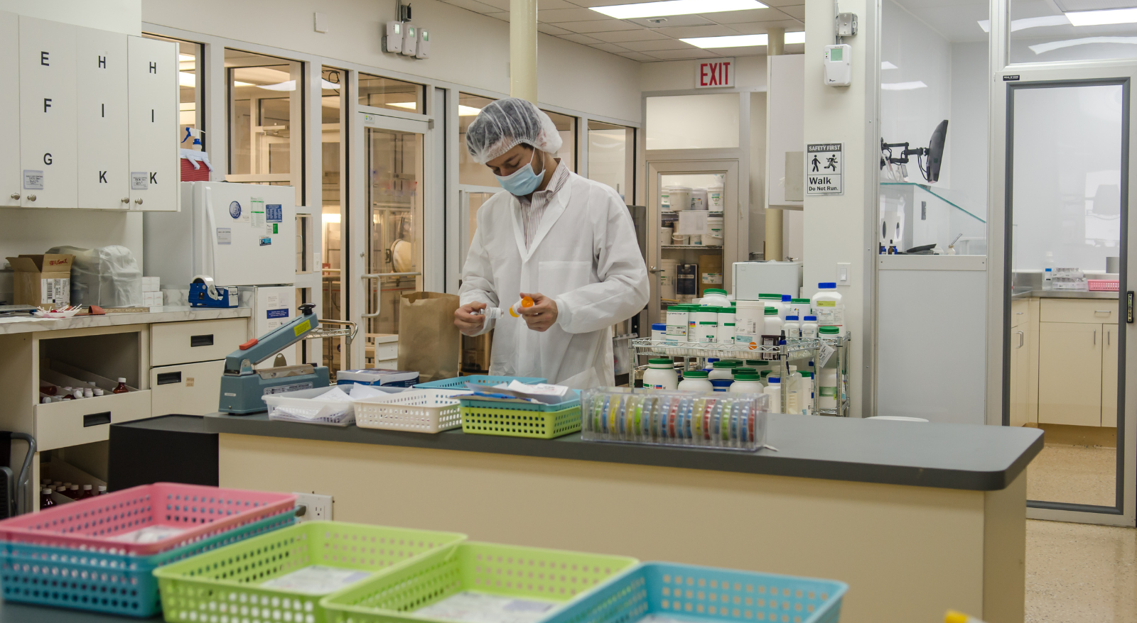 Como Funciona o Processo de Manipulação de Medicamentos